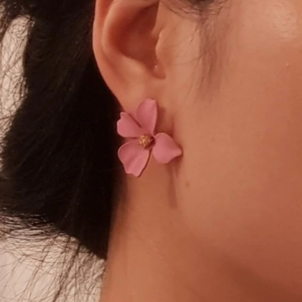 ๐๐Host Pick๐๐ Handmade Petal Stud Earrings๐ท - Picture 2 of 5